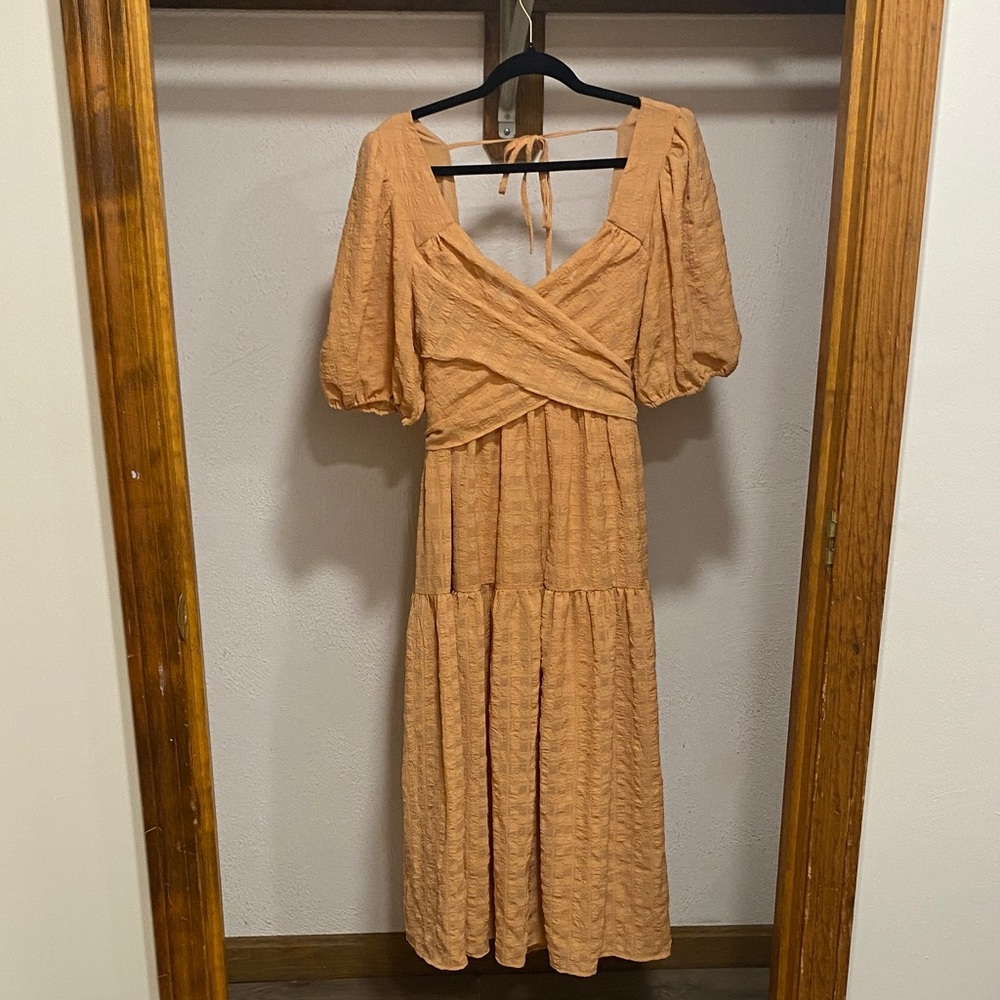 Lulu's Peach Midi Dress with Puff Sleeves